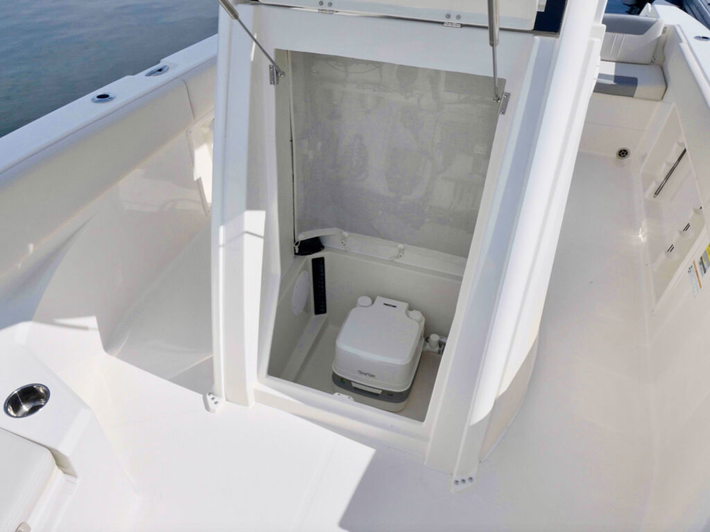 Sailfish 232 CC console